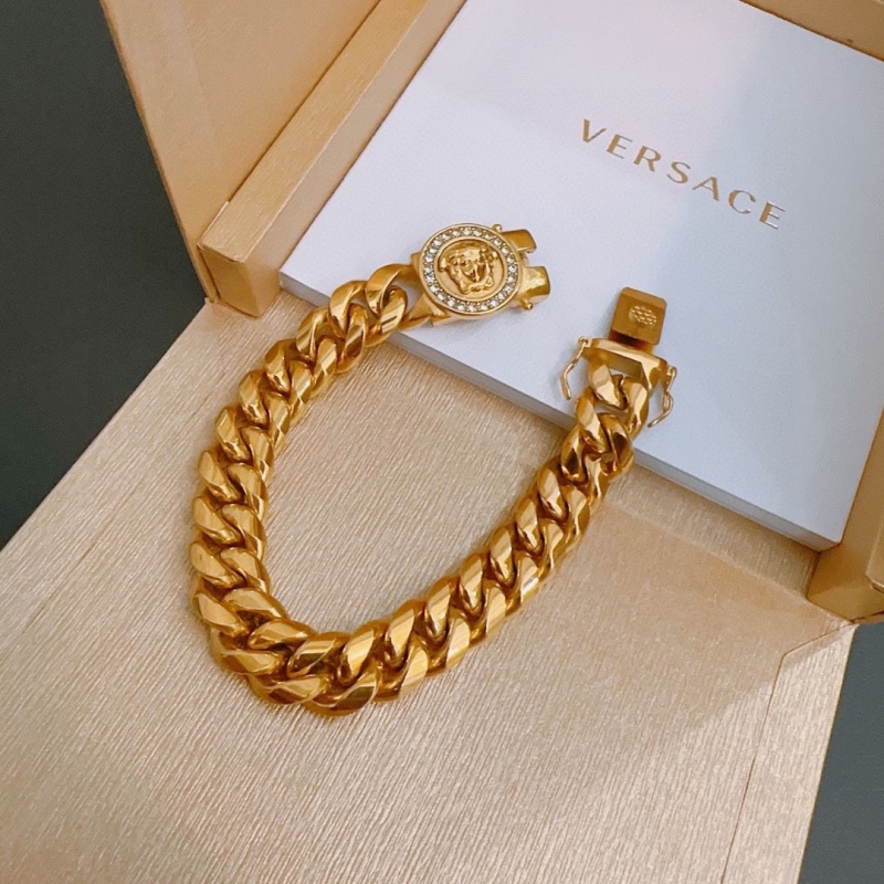 VERSACE